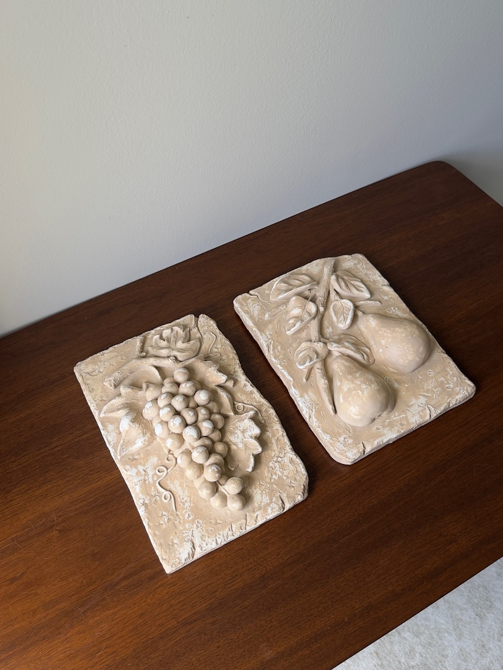 Set of 2 Pears and Grapes 3D Hanging Wall Décor